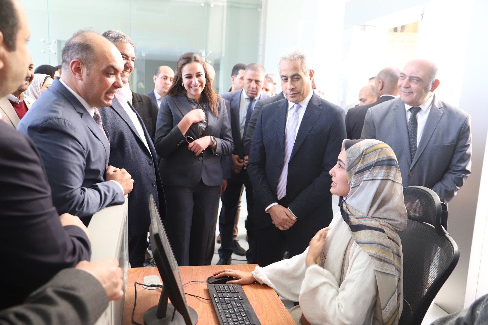 وزير القوى العامله 